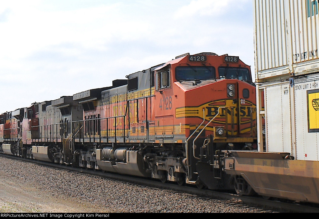 BNSF 4128